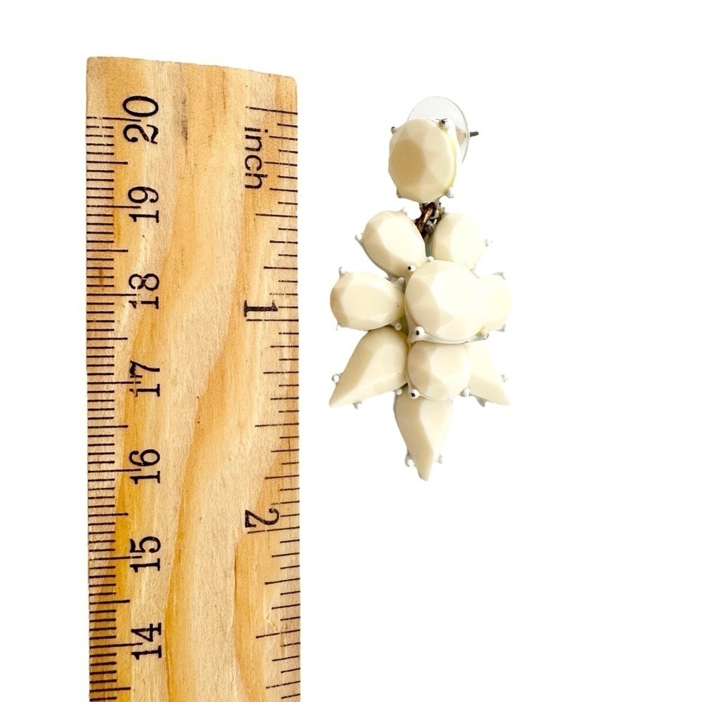 J Crew Earrings, Chunky Mod Style in Cream Ivory with White Enamel - Picture 6 of 8